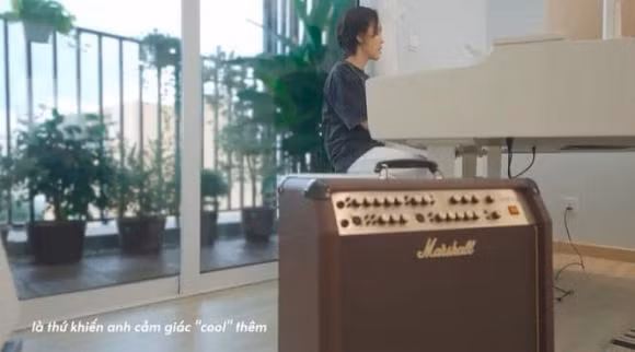 Hiện, căn hộ của Vũ Cát Tường vẫn ngổn ngang đồ đạc, và đang tiến hành dọn dẹp. Ảnh chụp màn hình