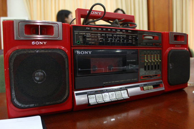 Đài cassette Sony được coi là "hàng hiệu" chỉ có nhà giàu xưa mới đủ tiền mua. Ảnh: Vnexpress