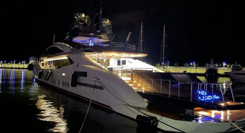 Siêu du thuyền Lena dài 40 m trị giá 54 triệu USD của nhà tài phiệt Gennady Timchenko cũng bị nhà chức trách Ý thu giữ. Ảnh: Shutterstock