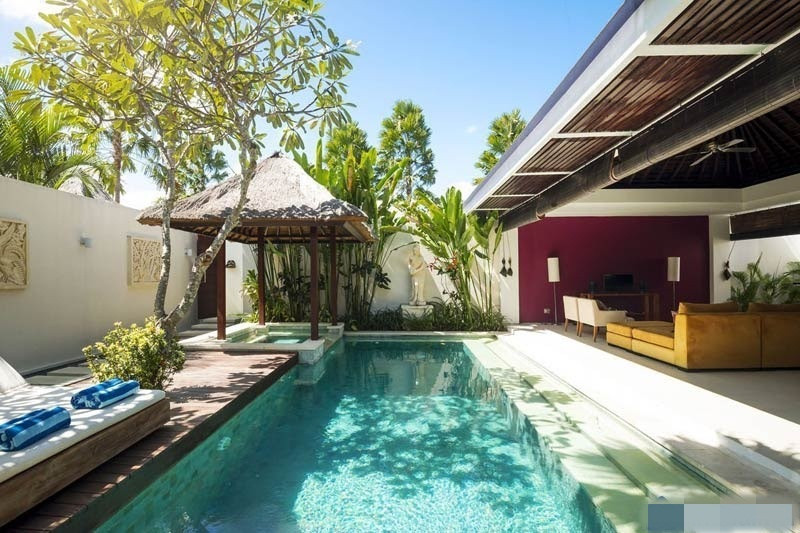 Mẫu nhà cấp 4 với thiết kế mở, hướng mặt về phía hồ bơi. Ảnh: Nhadatmoi