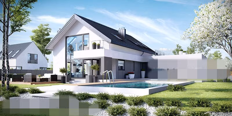 Ngôi nhà thiết kế theo phong cách phương Tây với phần mái xéo đặc trưng. Hồ bơi phía bên trái nhà là điểm nhấn cho toàn bộ không gian. Ảnh: Thietkenhadpaau