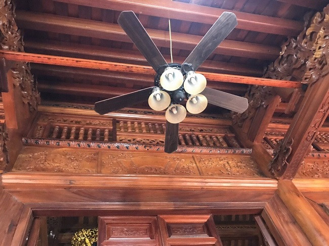 Ngôi nhà gỗ mít là tâm huyết cả đời của ông Tuấn để lại cho thế hệ sau. Ảnh: Dân Việt