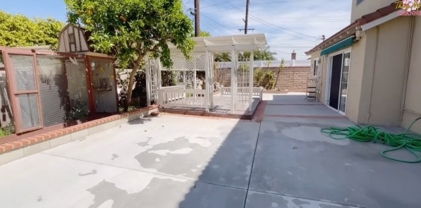 Thuý Nga cho biết tậu căn nhà mới ở Mỹ với mục đích thuận tiện cho việc học hành của con gái.