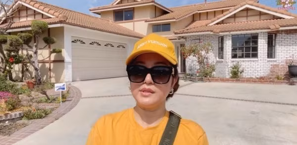 Can canh nha moi trieu do gay tranh cai cua Thuy Nga o My