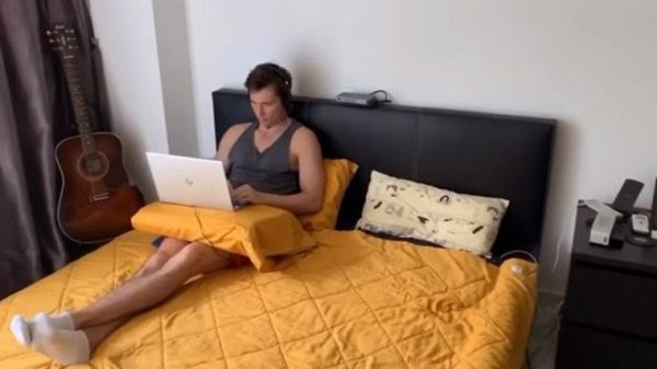 Mọi đồ đạc trong nhà đều được bài trí ngăn nắp và khoa học. Ảnh; FBNV