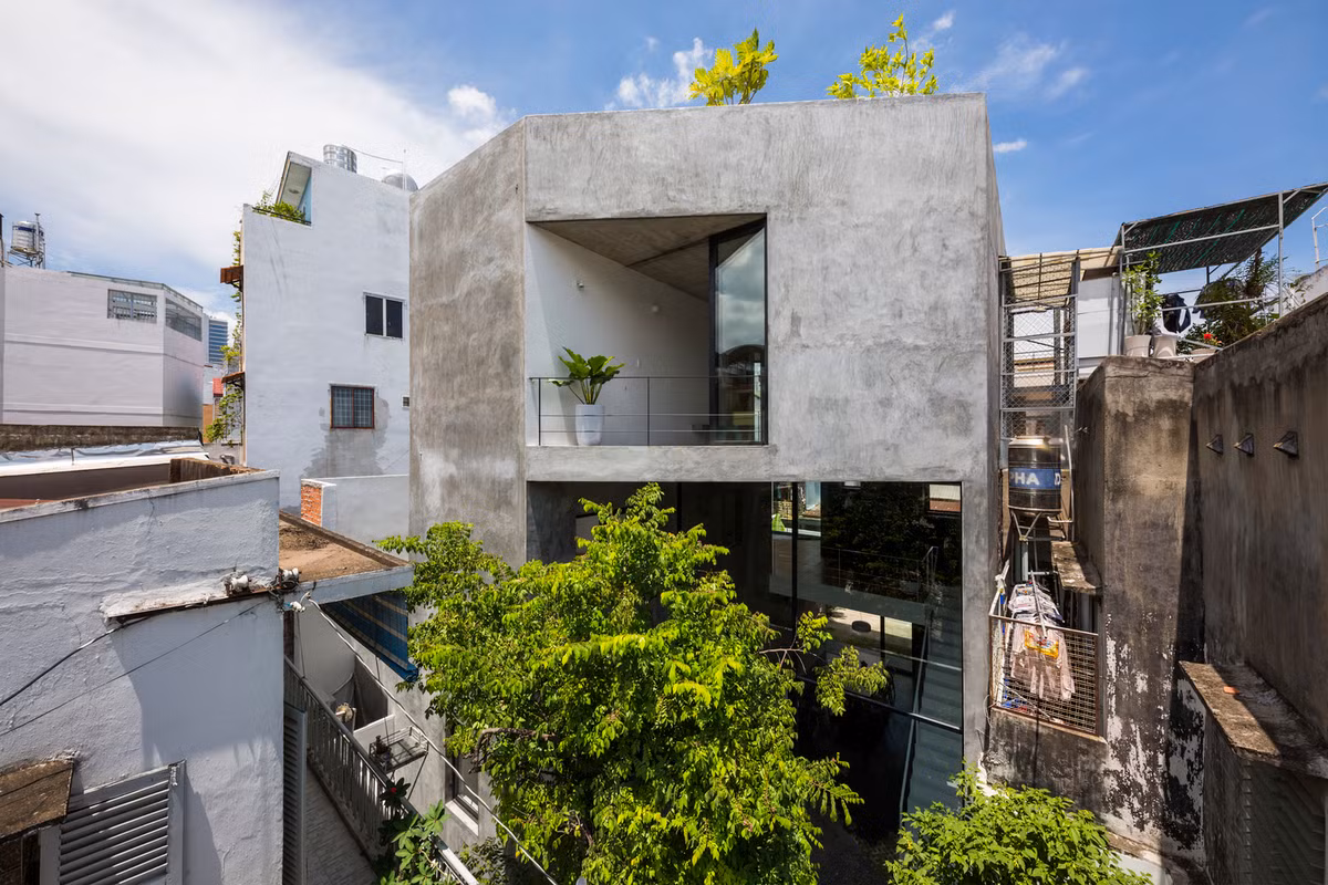 Bao My “nga mu” truoc ngoi nha 7 canh o Sai Gon