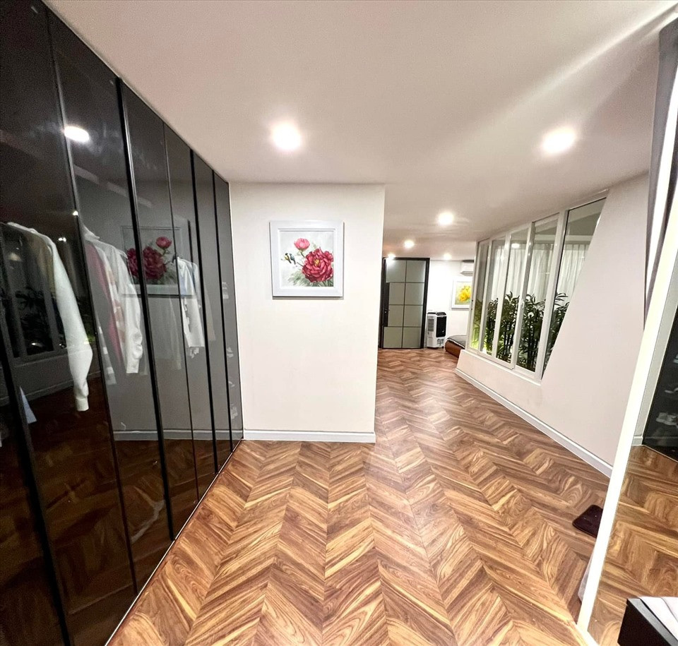 Trên trang cá nhân, Hồ Quang Hiếu khoe biệt thự sau khi "thay áo mới".