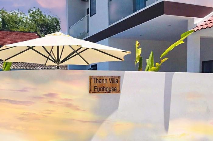 Căn biệt thự được đặt tên là "Thanh Villa Funhouse", đây là nơi gia đình cô nghỉ ngơi, thư giãn sau những ngày dài làm việc mệt mỏi.