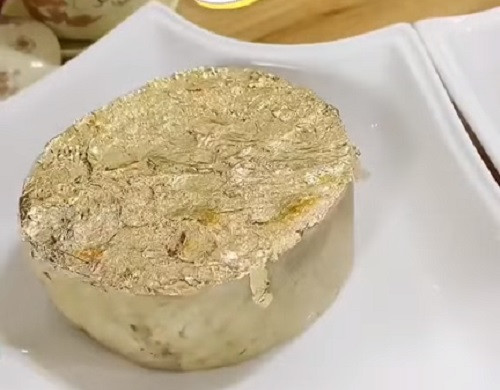 Theo đó, khoanh giò thêm phần lấp lánh, bắt mắt. Ảnh chụp màn hình