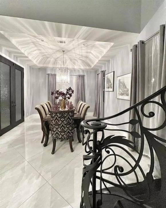 Khu vực phòng ăn được thiết kế theo phong cách Tây Âu.