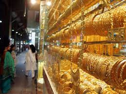 Chợ vàng Gold Souk là một trung tâm dành cho những người yêu thích vàng, thu hút hàng triệu người đến đây mỗi ngày. Ảnh: BI