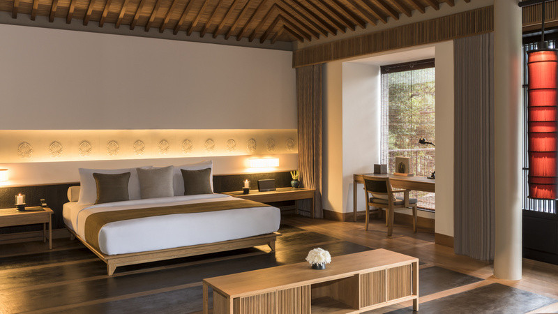 Đáng chú ý, Amanoi Resort có một hồ bơi vô cực với diện tích 140 mét vuông nằm trên đỉnh núi. Ảnh: Ivivu