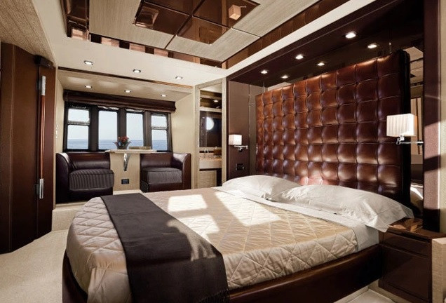 Nội thất bên trong du thuyền sang trọng chẳng kém khách sạn cao cấp. Ảnh: Pháp luật &amp; bạn đọc