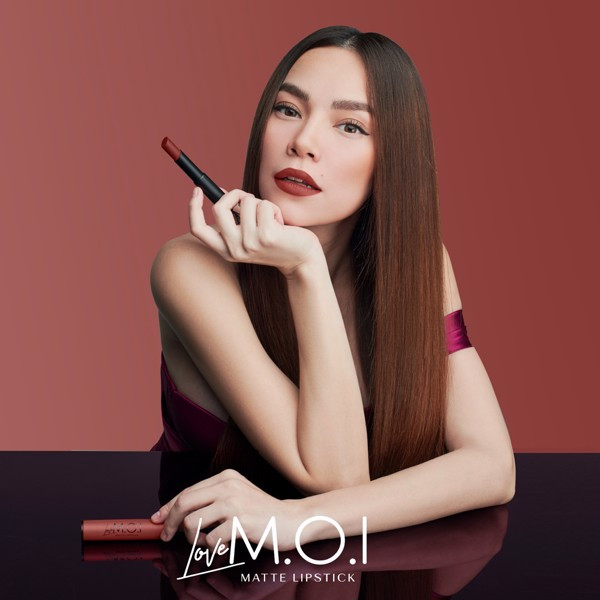 Ngoài hoạt động nghệ thuật, Hà Hồ cũng đang sở hữu và điều hành thương hiệu mỹ phẩm của riêng mình. Ảnh: MOI Cosmestic