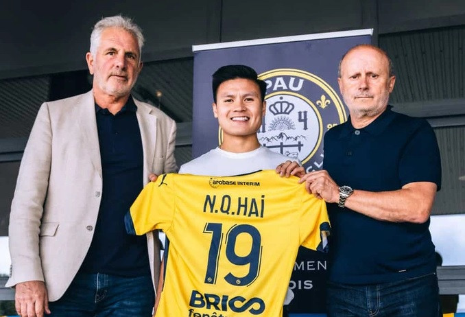Tiền vệ Quang Hải đã chính thức đầu quân cho câu lạc bộ Pau FC ở Pháp. Quang Hải tin rằng Pau FC là nơi có thể giúp anh có thêm những bước tiến trong sự nghiệp. Ảnh: Pau FC