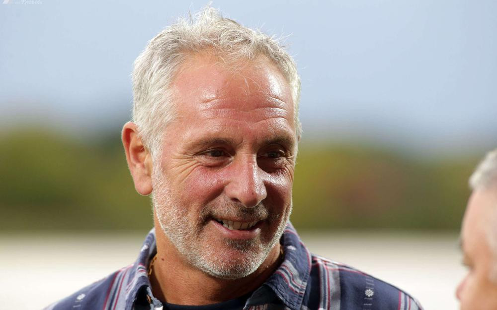 Bernard Laporte-Fray tái đảm nhiệm vai trò Chủ tịch của Pau FC từ tháng 8/2010 và duy trì vai trò này tới hiện tại. Ảnh: La République des Pyrénées