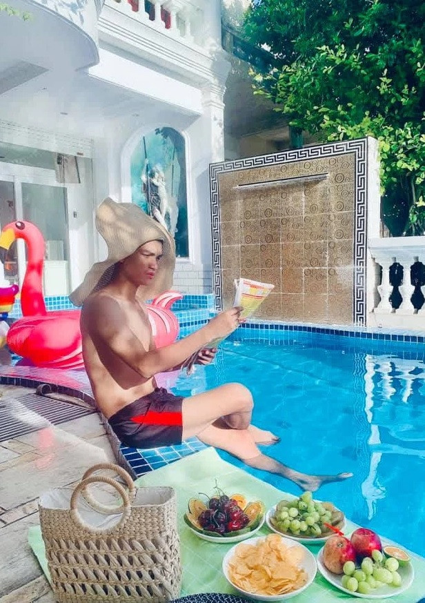 Căn biệt thự gồm 4 tầng, rộng khoảng 500 mét vuông và được cho là có giá lên tới 50 tỷ đồng.