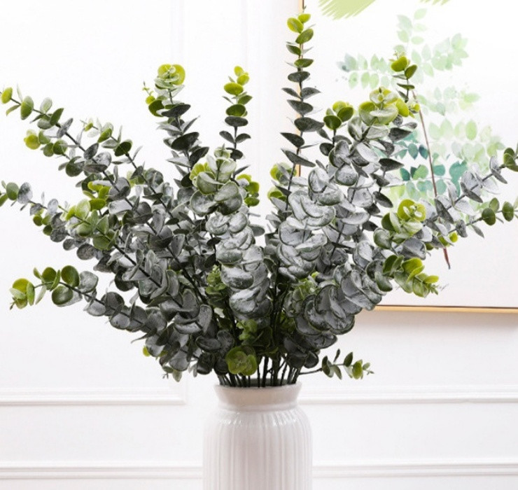 Loại lá nhỏ được thương lái thu mua với từ 100.000 - 130.000 đồng/kg, vào mùa cao điểm giá có thể lên tới 170.000 đồng/kg. Ảnh: Dân Việt