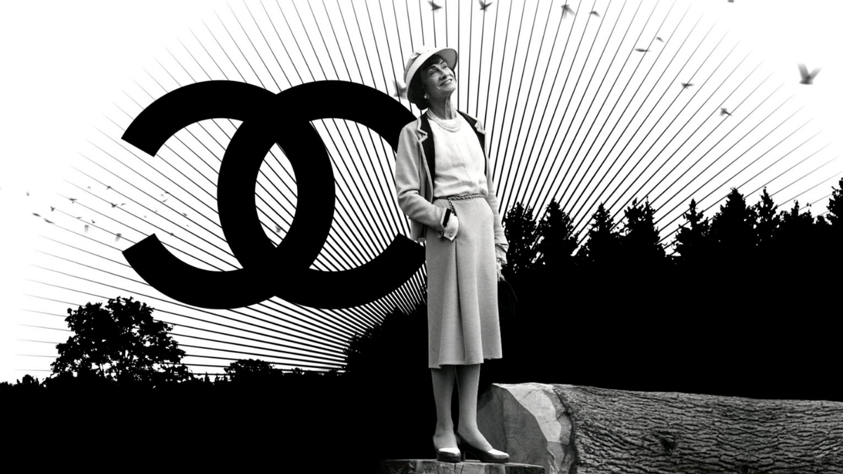 Có rất nhiều câu chuyện đằng sau lịch sử về mẫu logo này, nhưng giả thiết có cơ sở nhất là logo bắt nguồn từ tên gọi của Coco Chanel – người phụ nữ tài ba, người sáng lập ra hãng.