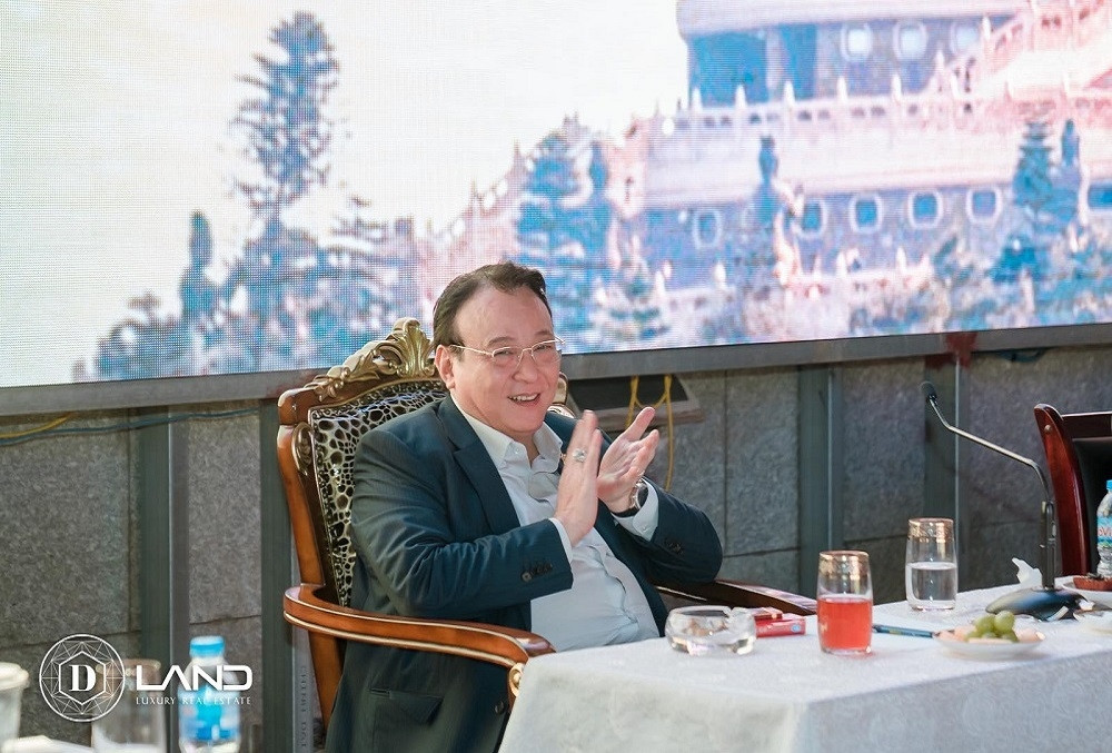 Ông từng khiến nhiều người ngạc nhiên khi phát biểu có phần ngược đời: "Khi dịch bệnh xuất hiện, chúng tôi lại thấy bình thường". Ảnh: Tânhoangminh