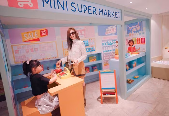 Mỗi khu đều được xây y như thật với hàng loạt vật dụng đắt giá và hiện đại. Nguồn ảnh: FBNV