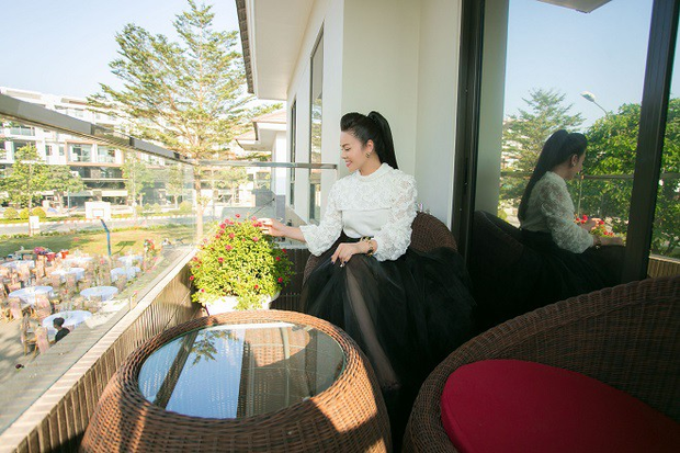 Sau khi ly hôn chồng doanh nhân, Nhật Kim Anh vẫn sở hữu cuộc sống giàu có. Trong đó phải kể đến căn biệt thự rộng hơn 200m2 ở khu dân cư cao cấp của quận Bình Chánh, TP HCM. Ảnh: Lao động