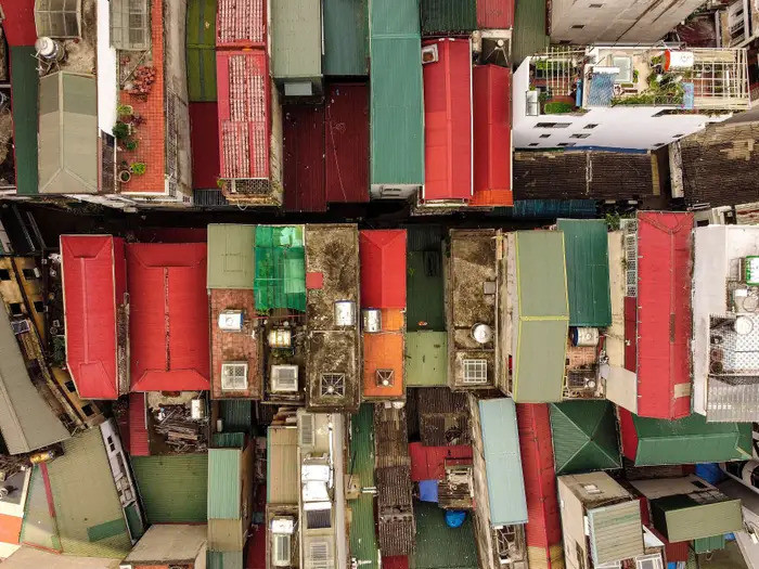 Dù vậy, bất kể nguồn gốc như thế nào, tác giả bài viết khẳng định nhà ống là một trong những nét đặc trưng của đường phố Việt Nam, góp phần định hình nên cảnh quan đô thị của đất nước.