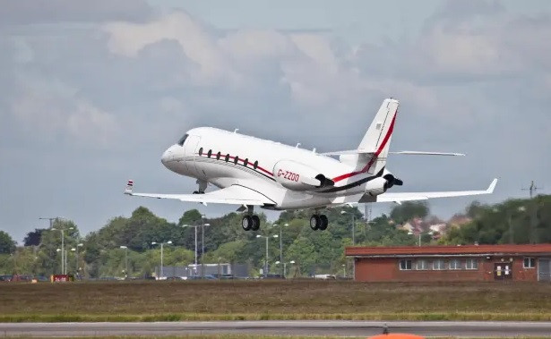 Do gắn liền với tên tuổi của CR7 nên nếu chiếc máy bay này thực sự được rao bán, chắc chắn số người muốn mua không ít. Nguồn ảnh: The Sun