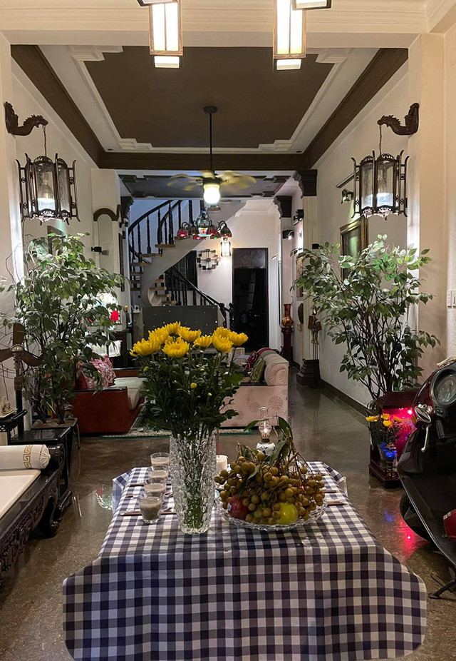 Là người sống ngăn nắp gọn gàng, Quang Linh rất chăm chút nhà cửa. Ảnh: Nhịp sống Việt