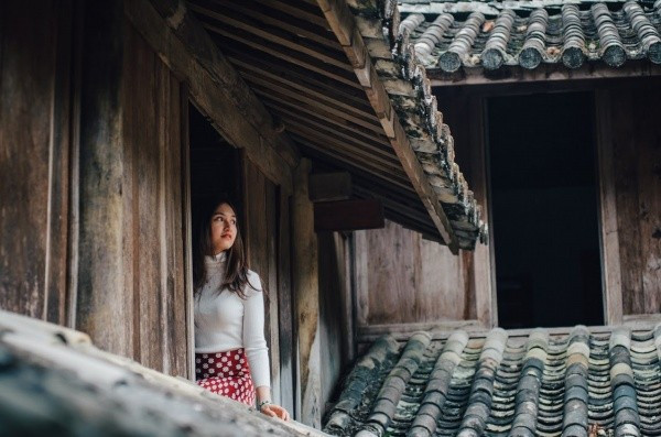 Trải qua thời gian, dinh vua Mèo Vương Chính Đức vẫn giữ được nguyên vẹn những nét kiến trúc đặc sắc đậm chất cổ kính. Ảnh: Psytravel