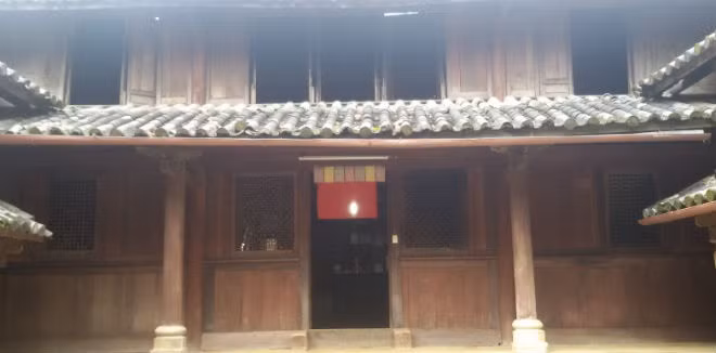 Dinh thự có tuổi đời gần 100 năm được vua Mèo thuê nhiều thợ giỏi người Trung Quốc và người Mông cùng hàng nghìn công nhân, xây dựng dinh thự trong nhiều năm. Ảnh: Lao động