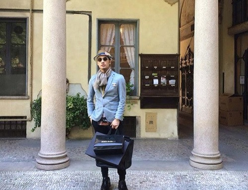 Bản thân Lý Quí Khánh có cuộc sống xa hoa, hưởng thụ các dịch vụ thượng lưu như đi du lịch bằng máy bay hạng thương gia, ở khách sạn sang trọng bậc nhất và sử dụng nhiều hàng hiệu. Ảnh: Vietnamnet