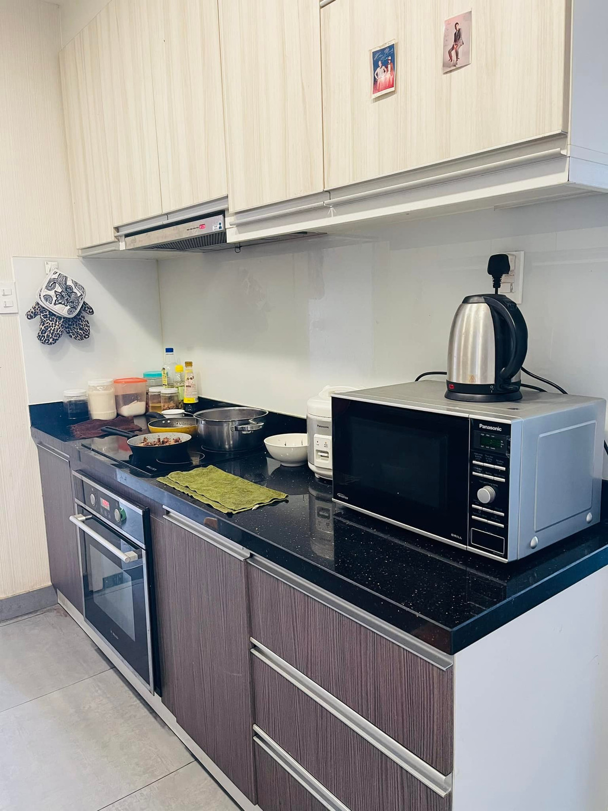 Khu bếp nhỏ nhưng khá hiện đại. Nguồn ảnh: FB Đỗ Cát Phượng