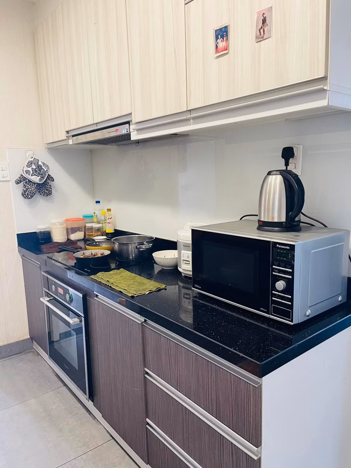 Khu bếp nhỏ nhưng khá hiện đại. Nguồn ảnh: FB Đỗ Cát Phượng