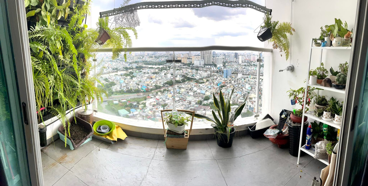 Căn hộ nằm trên tầng 37 nên rất thoáng và tầm nhìn đẹp mắt.