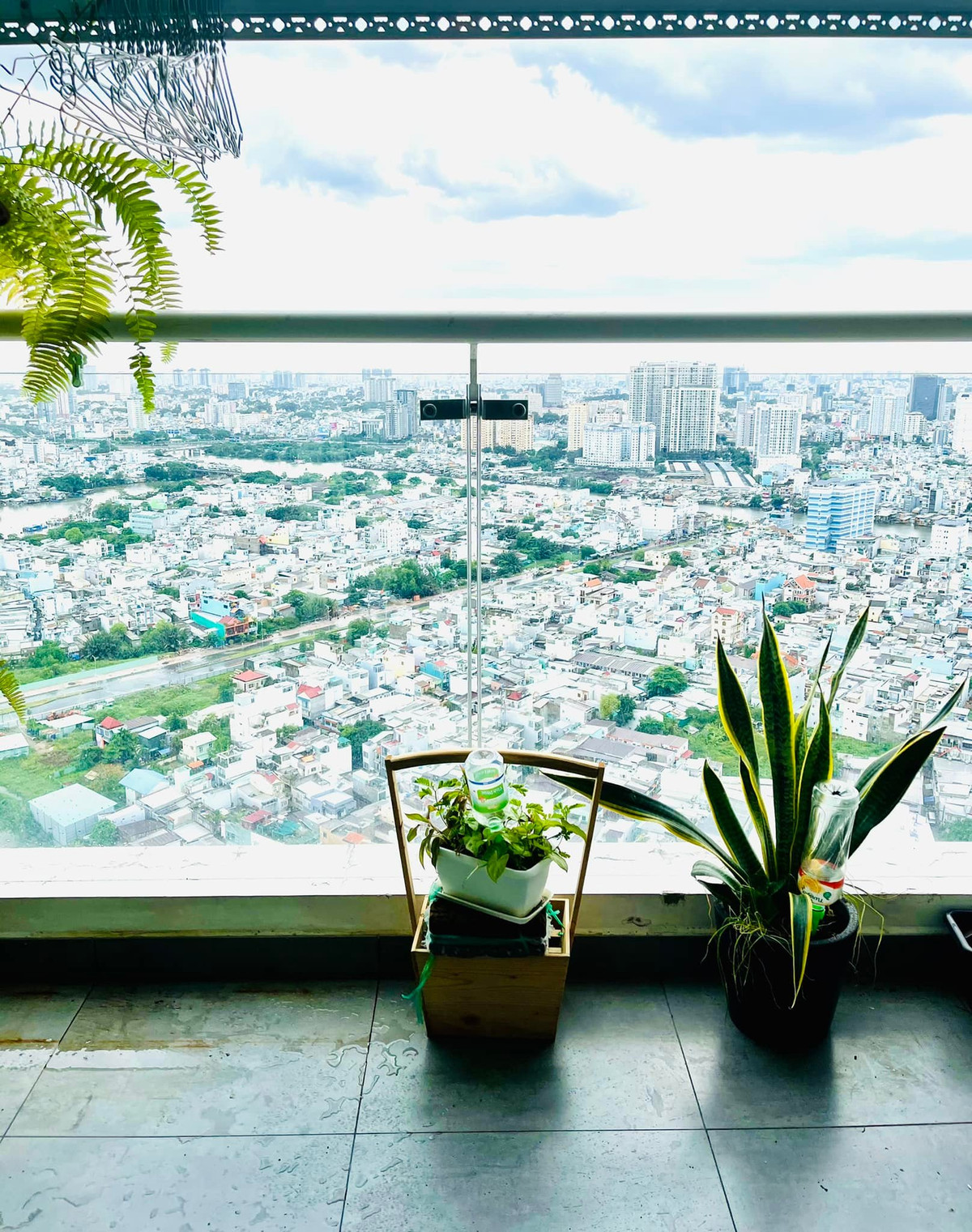 Nhiều dân mạng tinh ý nhanh chóng nhận ra đây là căn hộ Kiều Minh Tuấn mua tặng Cát Phượng vài năm về trước.