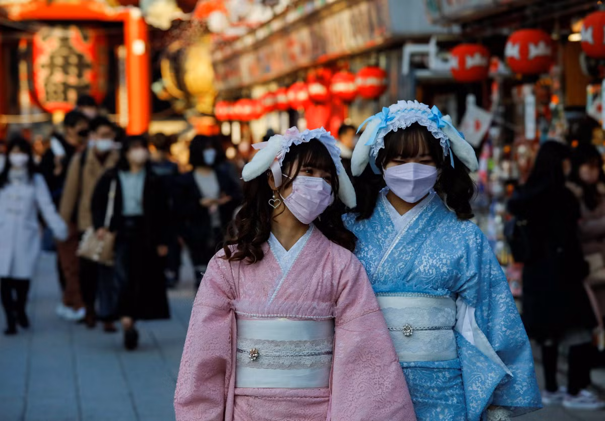 Bien the Omicron bao hieu su ket thuc som cua dai dich Covid-19?