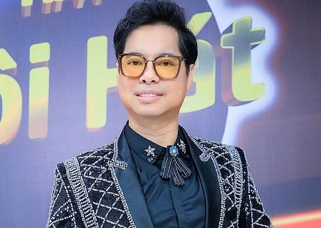 Ngọc Sơn ghi dấu ấn với những ca khúc như: Lòng mẹ, Giận hờn, Nhớ về em, Tình cha, Vầng trăng cô đơn...và được khán giả ưu ái đặt cho biệt danh "ông hoàng nhạc sến". Ảnh; Công thương