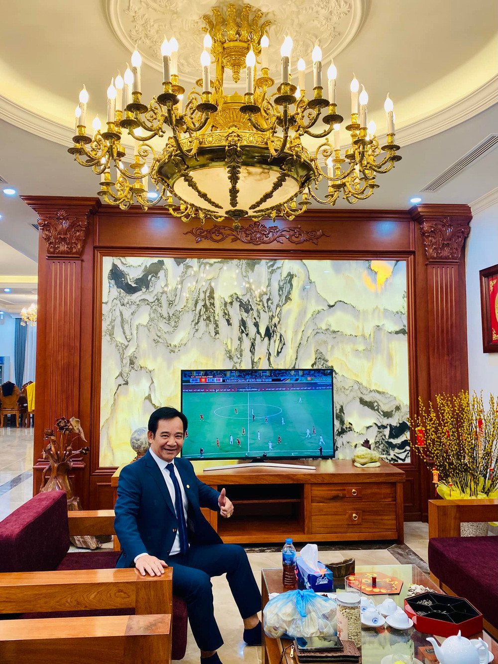 Được biết, căn biệt thự của nghệ sĩ Quang Tèo toạ lạc tại Thạch Thất (Hà Nội), trên mảnh đất an mua từ rất nhiều năm trước với giá 200 triệu đồng.