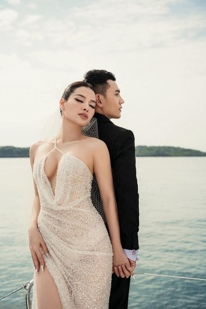 Trước đó, cặp đôi tiết lộ chi 500 triệu đồng để thực hiện bộ ảnh cưới tại Phú Quốc. Ảnh: Báo giao thông