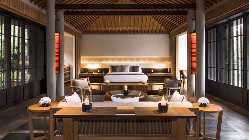 Tuỳ từng loại phòng mà một đêm nghỉ dưỡng ở đây sẽ có giá khác nhau, trong đó thấp nhất là 21,7 triệu/ 1 đêm/ 1 phòng cho 2 người lớn và 2 trẻ em dưới 12 tuổi. Ảnh: Ivivu