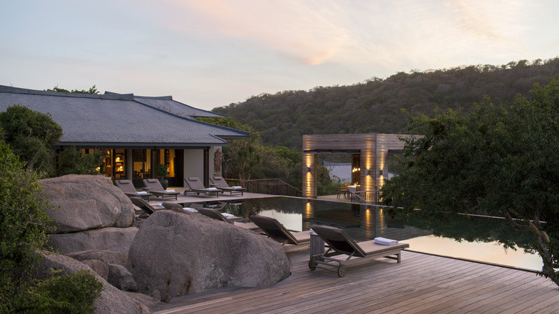 Các Pavilion và Villa ở Amanoi Resort đều ô cùng tiện nghi và rất riêng tư thiết kế ẩn hiện giữa những tán cây. Ảnh: Ivivu