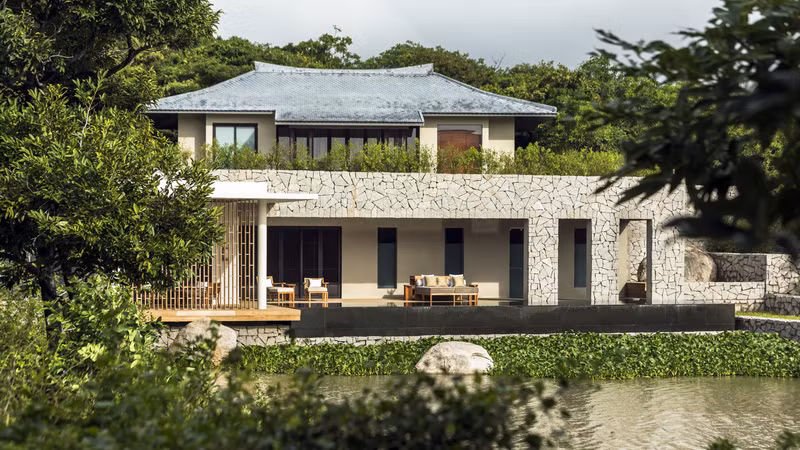 Trong đó, có những khu lưu trú giá lên đến hơn 100 triệu đồng đến hơn 200 triệu đồng/đêm. Ảnh: Ivivu