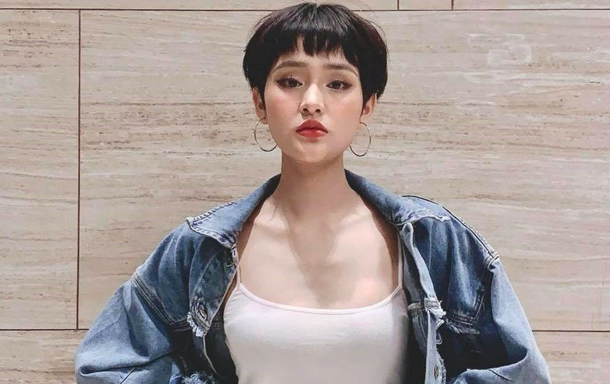 Hiền Hồ (sinh năm 1997) là một trong số những ca sĩ trẻ tài năng được người hâm mộ yêu thích nhất thời điểm hiện tại. Sau thời gian dài hoạt động nghệ thuật, Hiền Hồ đã tích luỹ gia tài khủng ở tuổi 25. Ảnh: Yeah1