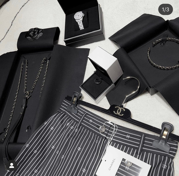 Bộ sưu tập đồ hiệu của Hiền Hồ có sự góp mặt của nhiều sản phẩm giá vài chục triệu đến hàng trăm triệu đồng đến từ thương hiệu lớn như: Louis Vuitton, Gucci, Dior, Prada, Chanel...Ảnh: FBNV