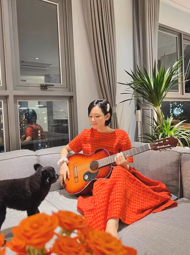 Căn hộ Hiền Hồ đang ở vô cùng rộng rãi, được trang trí theo phong cách hiện đại. Ảnh: FBNV