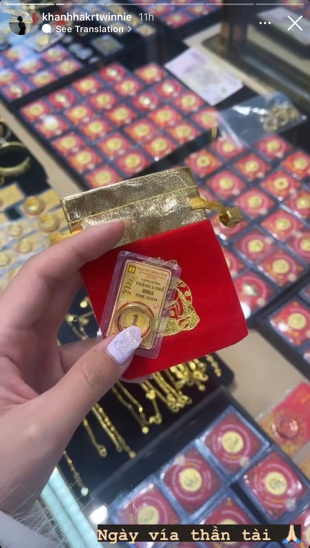 Tiểu thư Khánh Hà - bạn gái cũ thiếu gia Phan Hoàng cũng mua vàng lấy may ngày Thần Tài. 