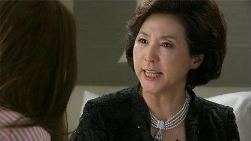 Vo chong he cai nhau la me chong lai xui ly hon