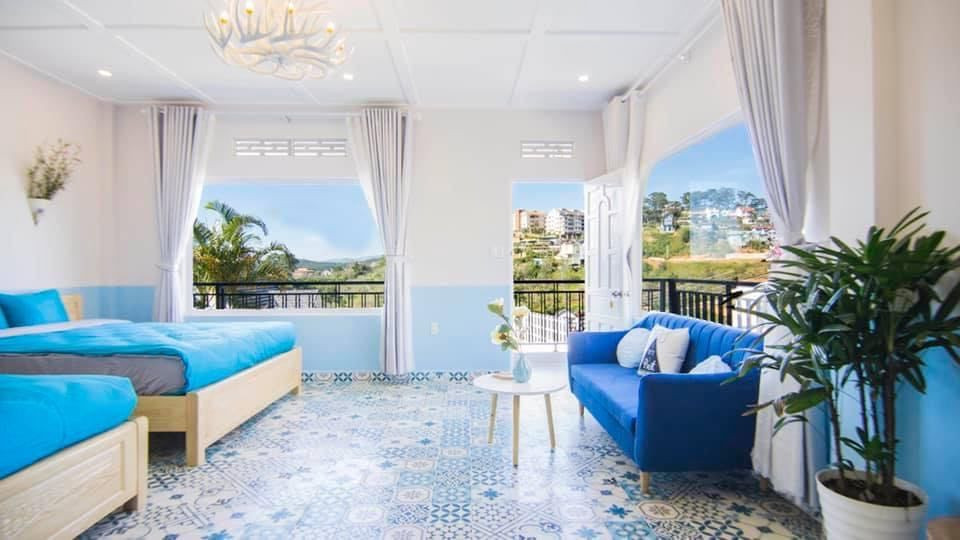 Không gian sống gồm 12 phòng ngủ, được thiết kế theo phong cách khác nhau. Ảnh: Ngoisao