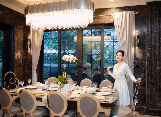 Mọi ngóc ngách trong biệt thự đều toát lên vẻ sang trọng.